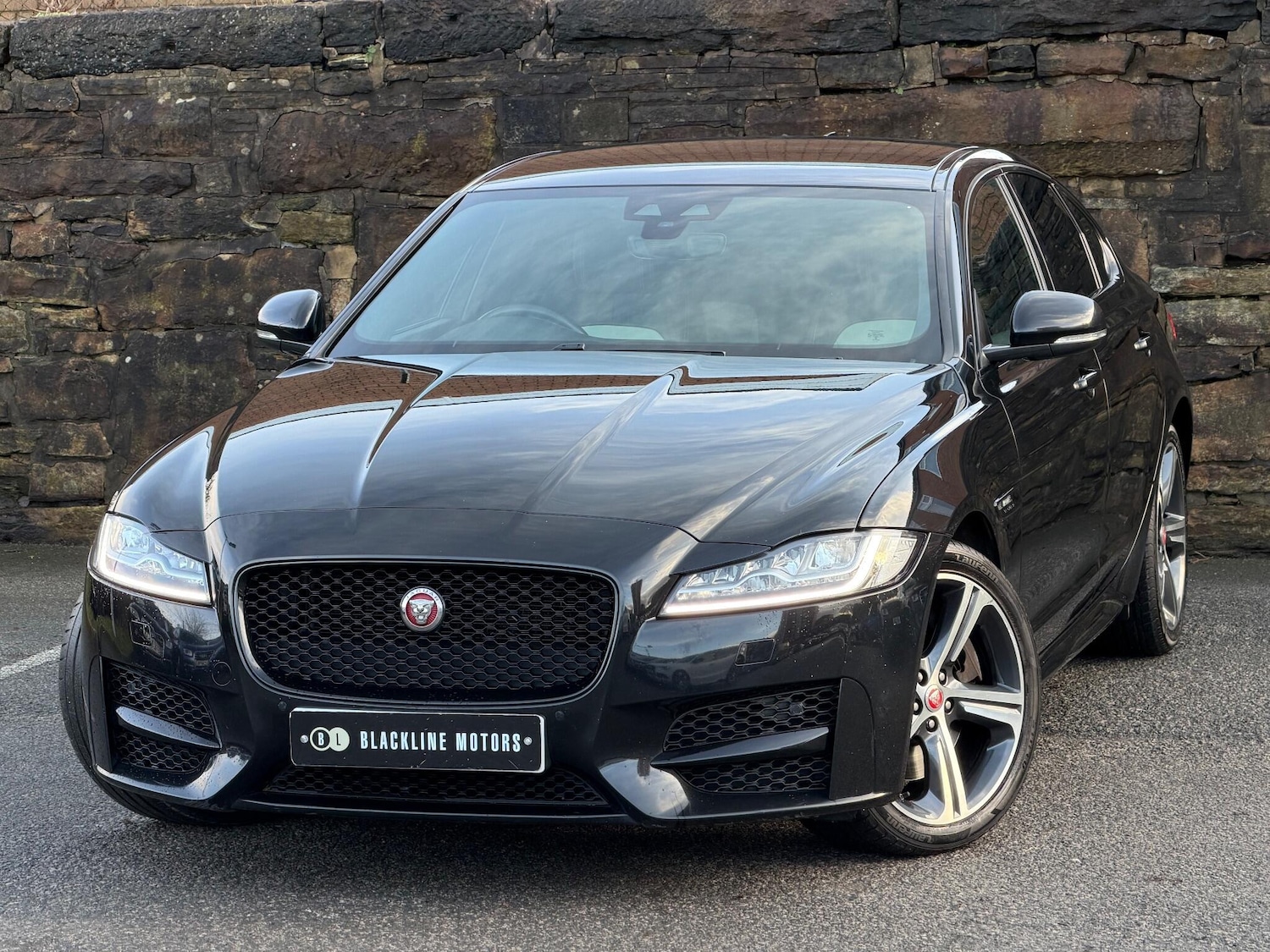 Used Jaguar XF 2019 for sale - 76824765: Photo 3