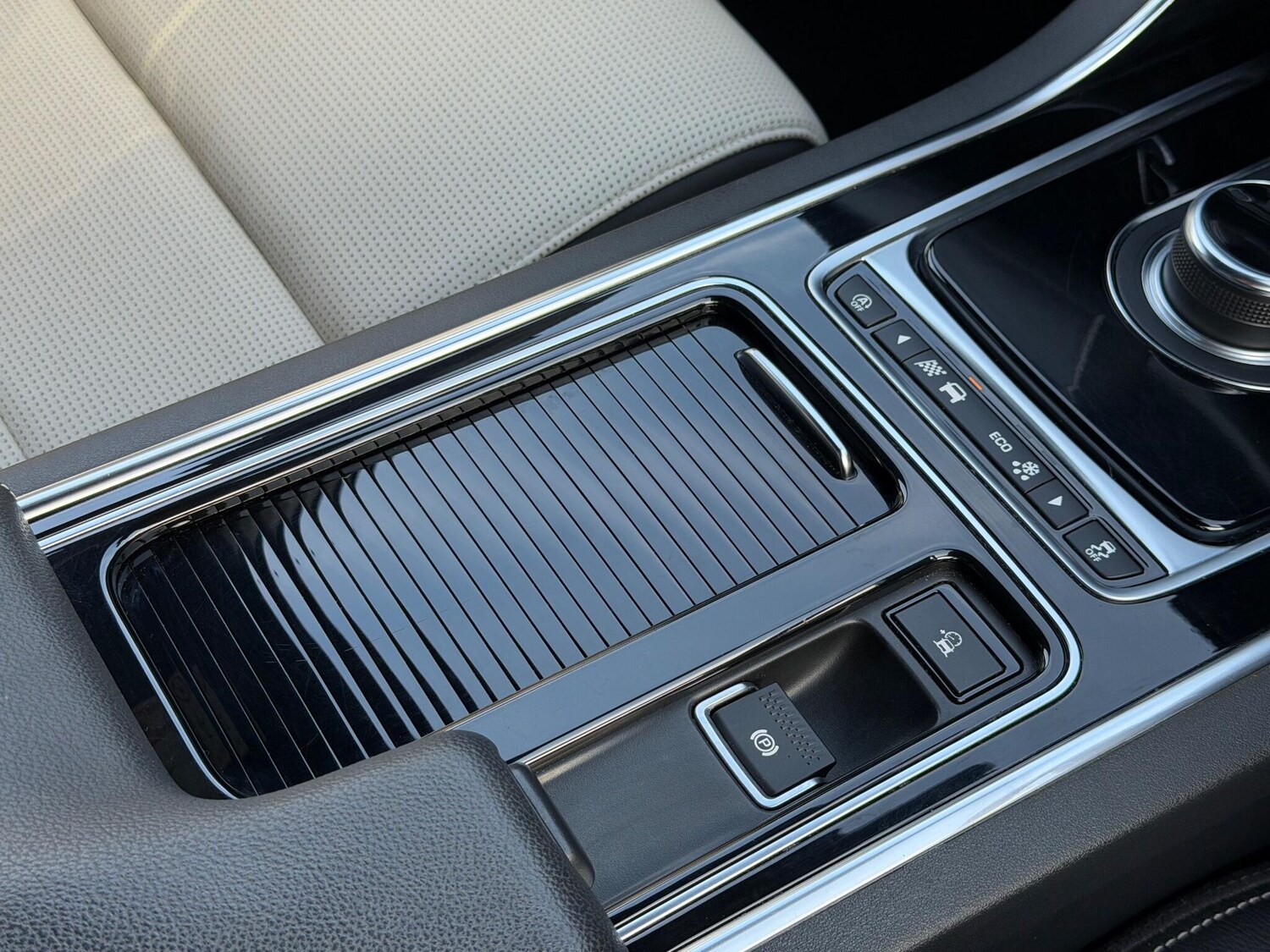 Used Jaguar XF 2019 for sale - 76824765: Photo 40