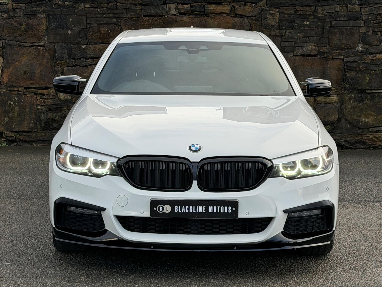 Used BMW 5 Series 2019 for sale - 76634122: Photo 2