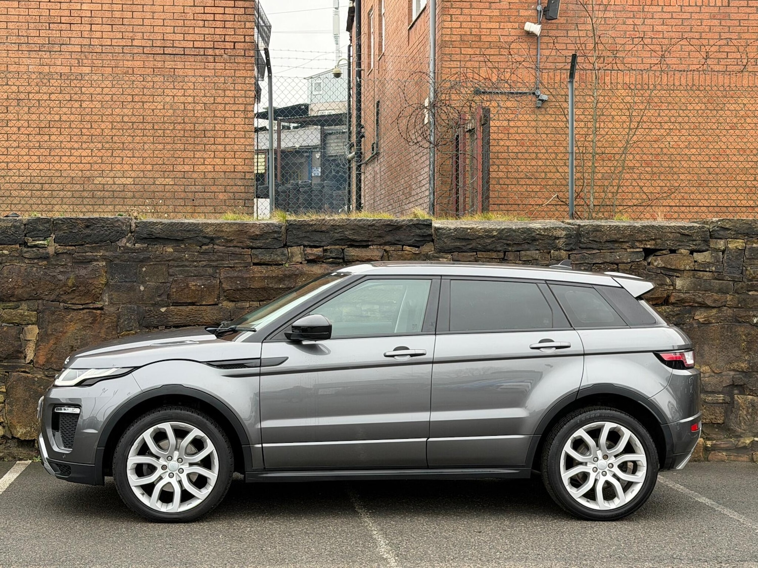 Used Land Rover Range Rover Evoque 2016 for sale - 77120197: Photo 4