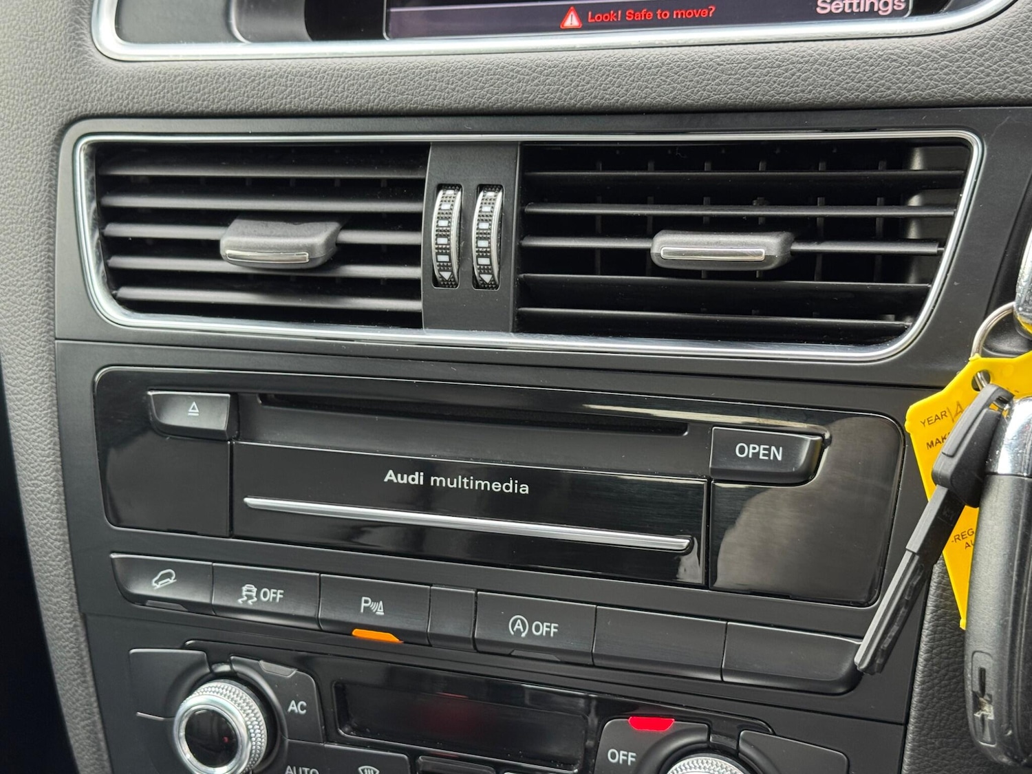 Used Audi Q5 2014 for sale - 76989260: Photo 35