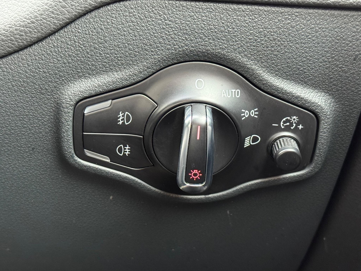 Used Audi Q5 2014 for sale - 76989260: Photo 48