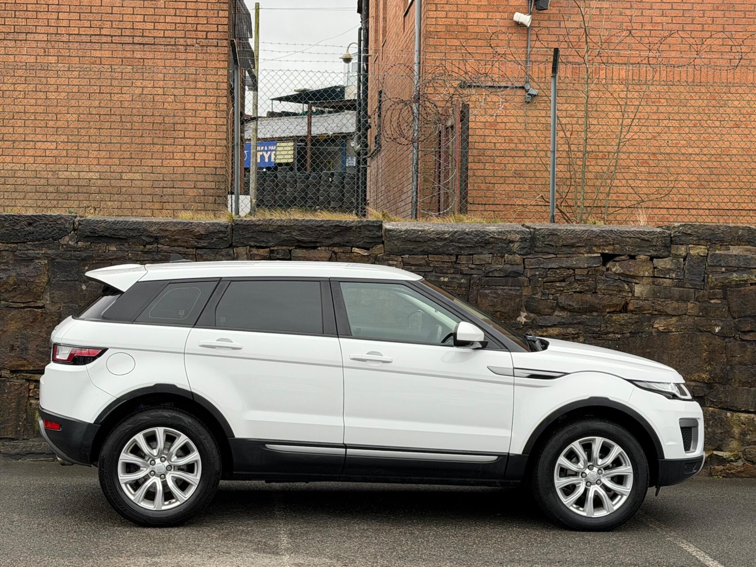 Used Land Rover Range Rover Evoque 2015 for sale - 77625823: Photo 8