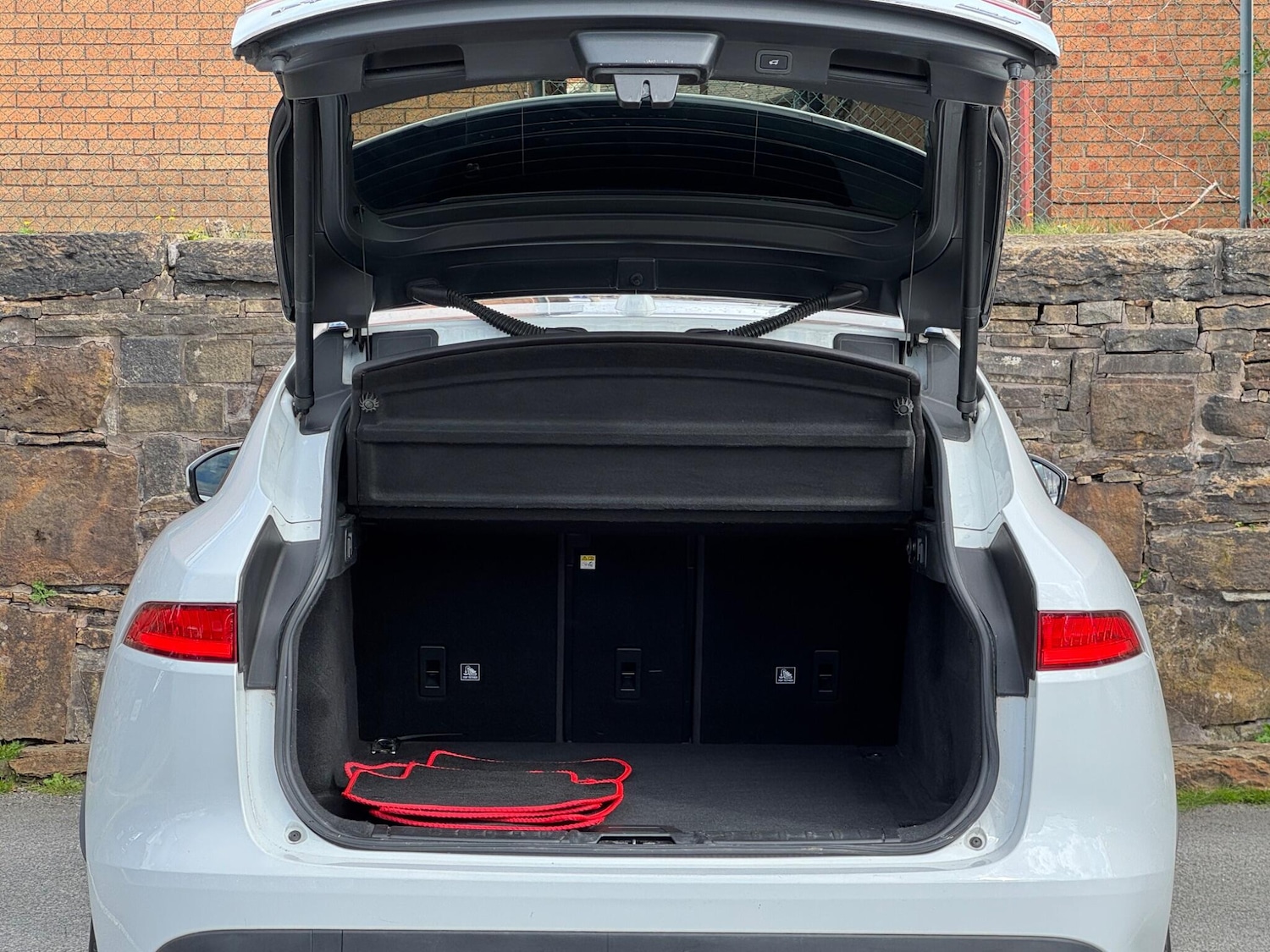 Used Jaguar F-Pace for sale - 76993636: Photo 23