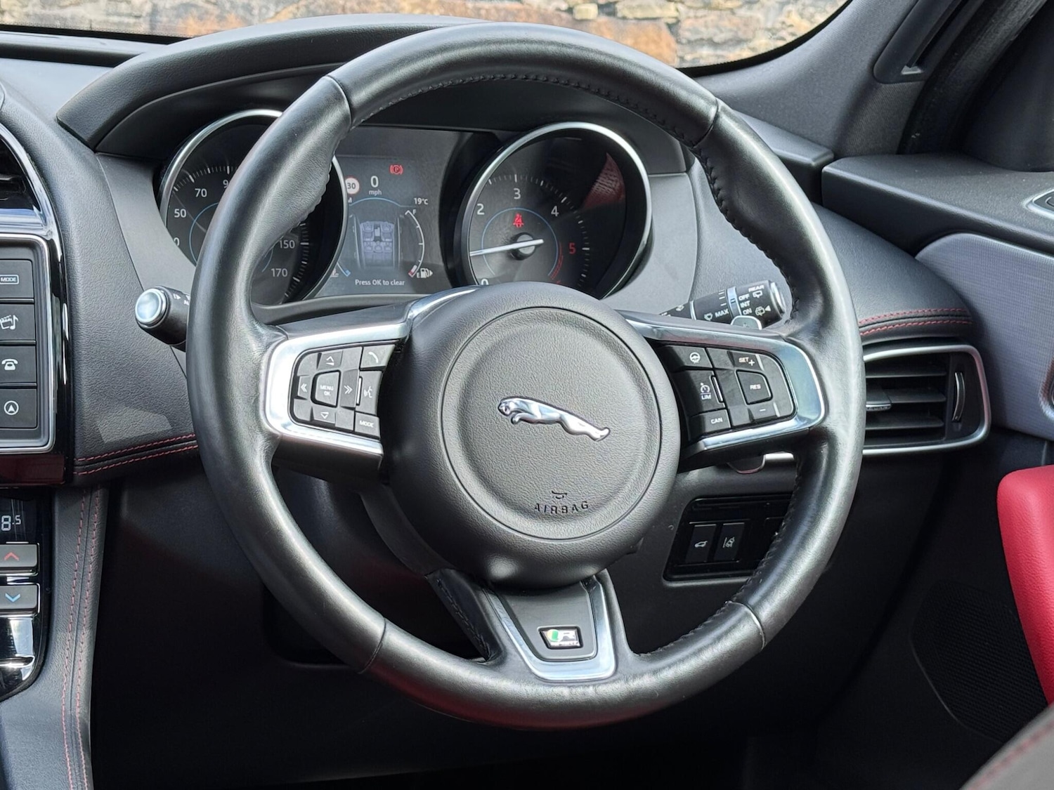 Used Jaguar F-Pace for sale - 76993636: Photo 27