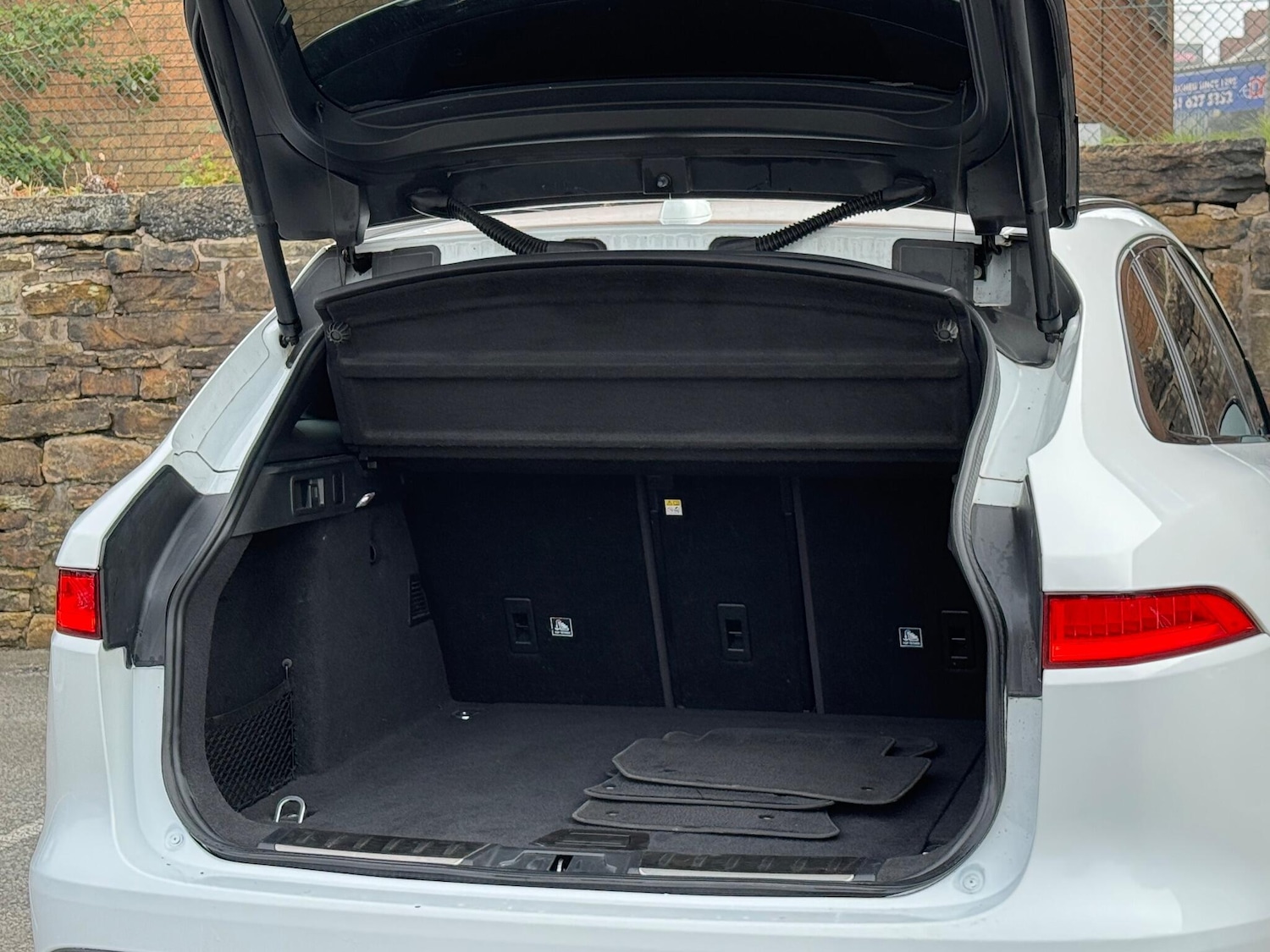 Used Jaguar F-Pace for sale - 76997541: Photo 19