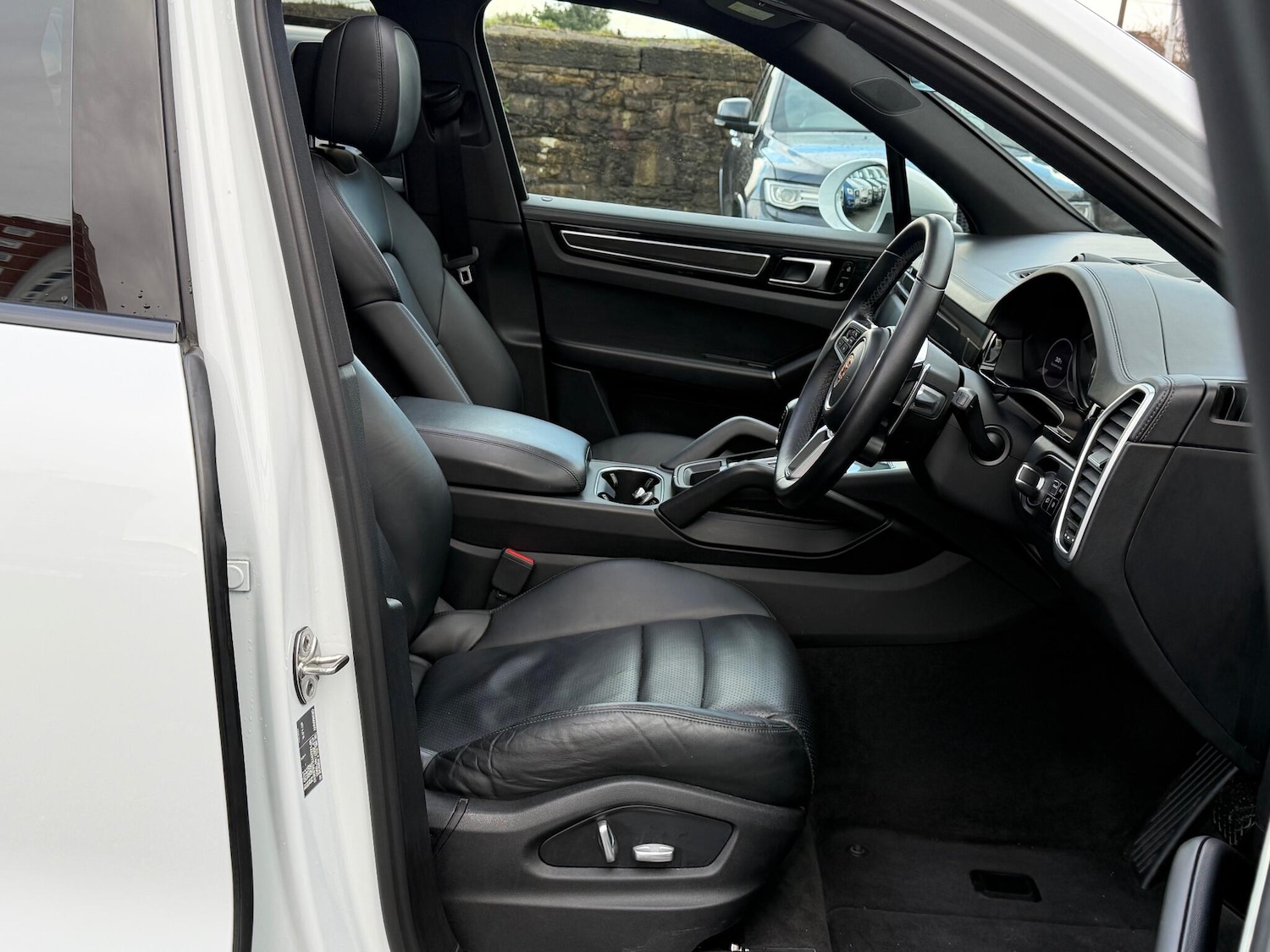 Used Porsche Cayenne 2020 for sale - 76990936: Photo 15