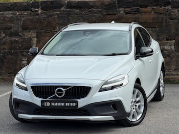 Used Volvo V40 Cross Country 2017 for sale - 79471534: Photo