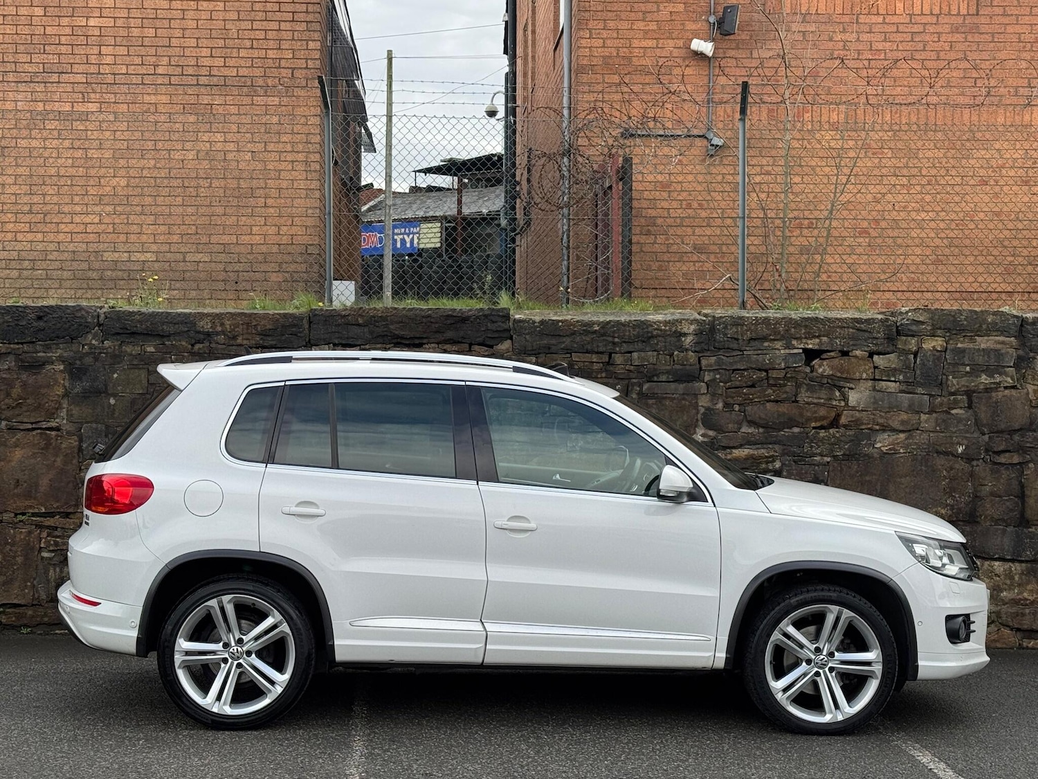 Used Volkswagen Tiguan for sale - 76295816: Photo 8