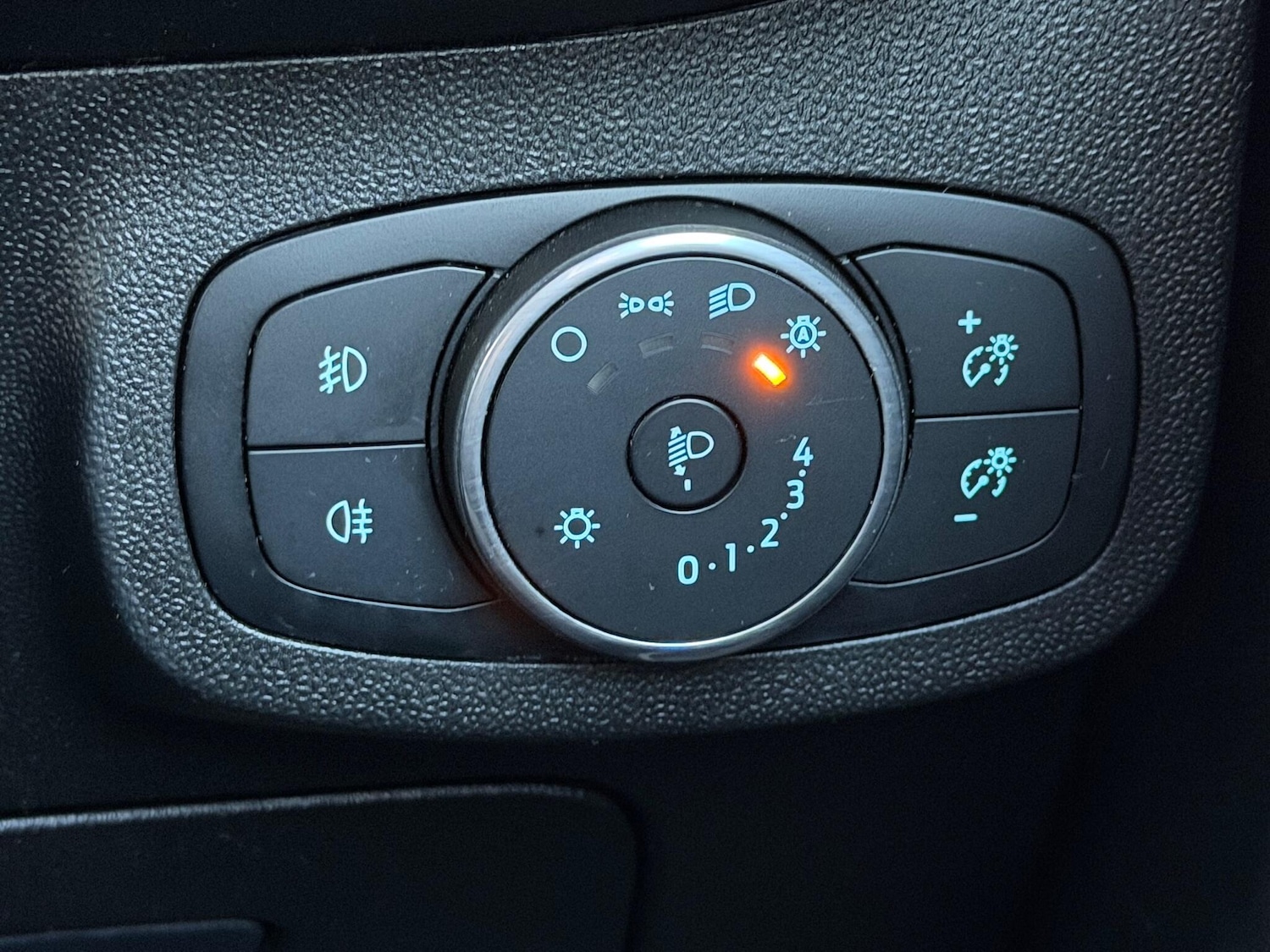 Used Ford Fiesta 2017 for sale - 76991590: Photo 39