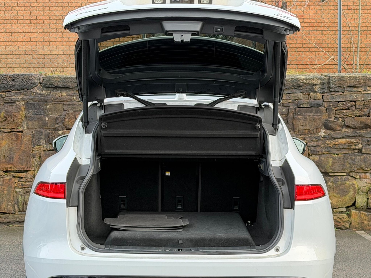 Used Jaguar F-Pace 2016 for sale - 77119748: Photo 23