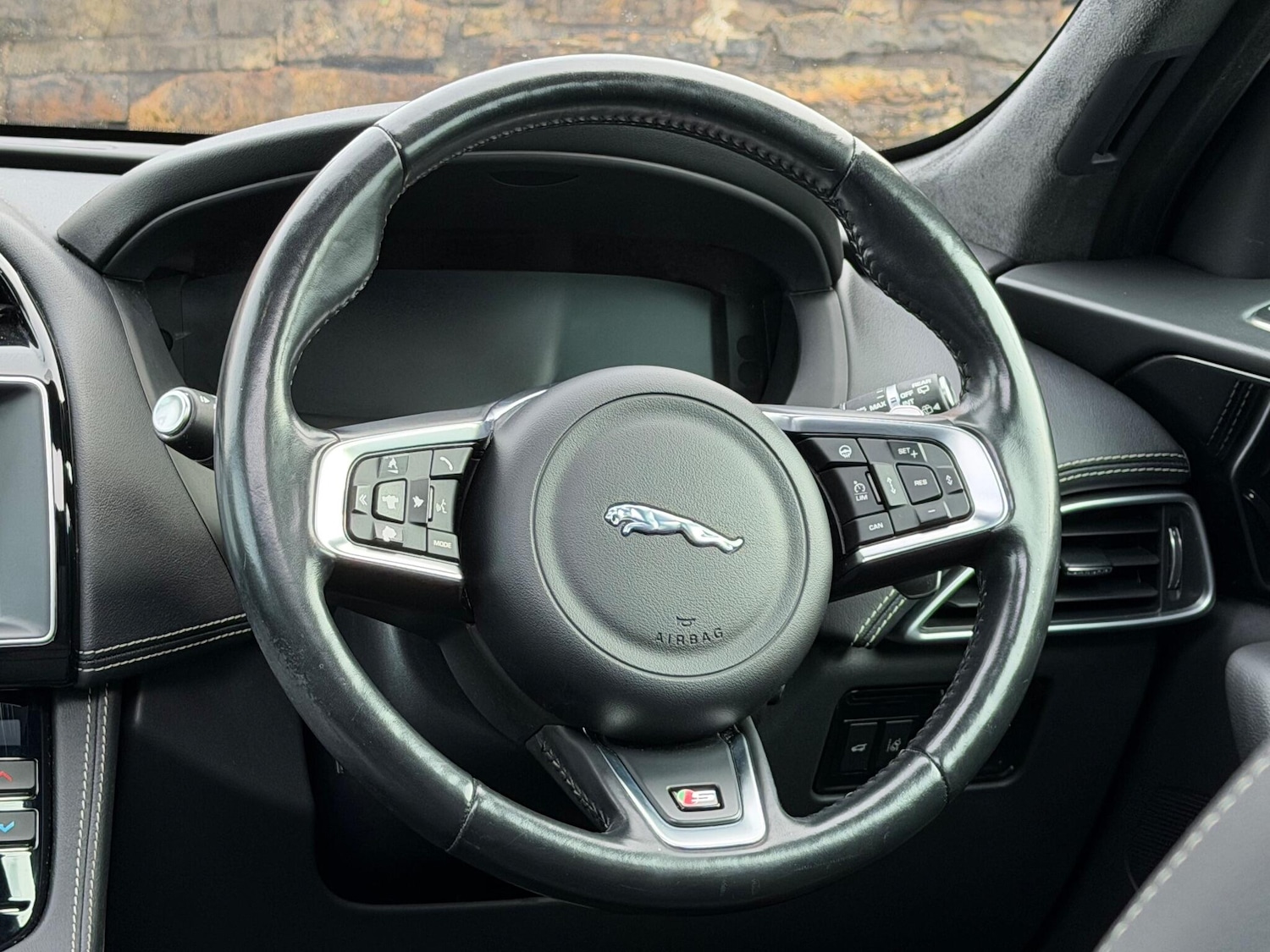 Used Jaguar F-Pace 2016 for sale - 77119748: Photo 26