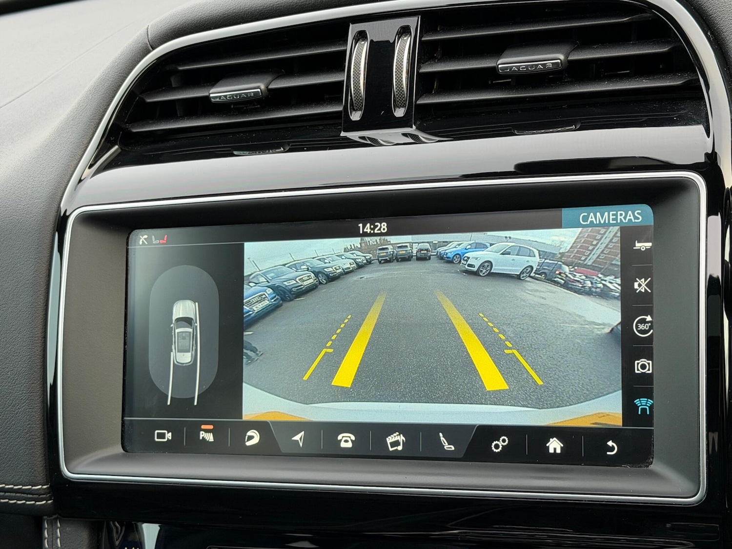 Used Jaguar F-Pace 2016 for sale - 77119748: Photo 35