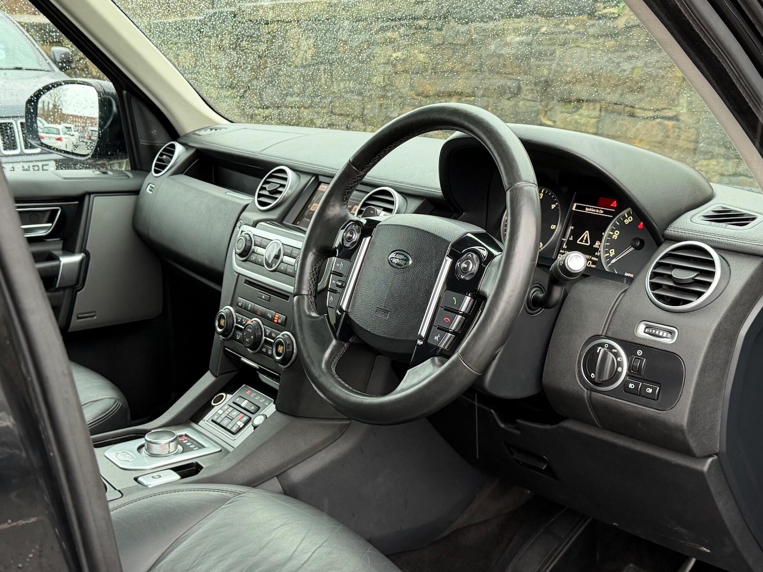 Used Land Rover Discovery 4 2015 for sale - 76781403: Photo 12