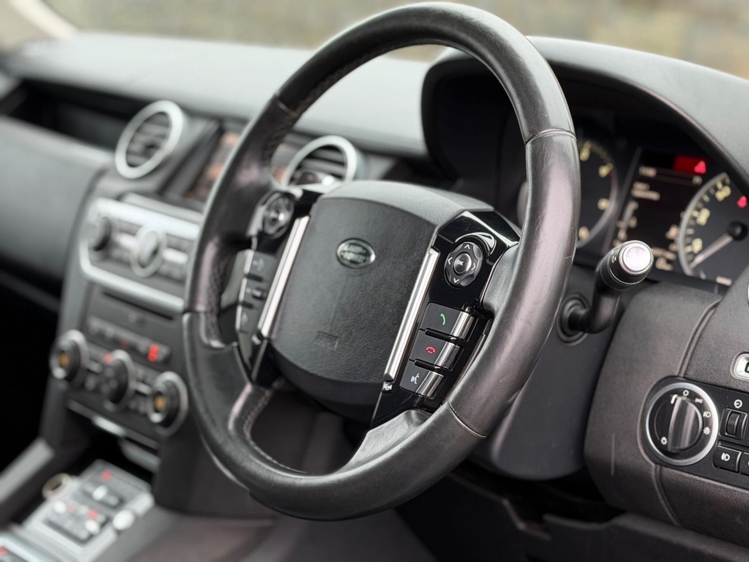 Used Land Rover Discovery 4 2015 for sale - 76781403: Photo 13