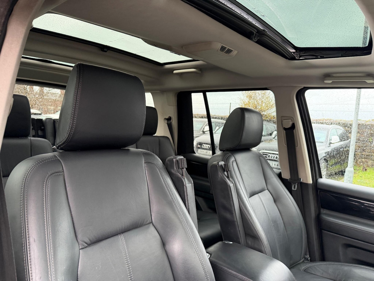 Used Land Rover Discovery 4 2015 for sale - 76781403: Photo 19