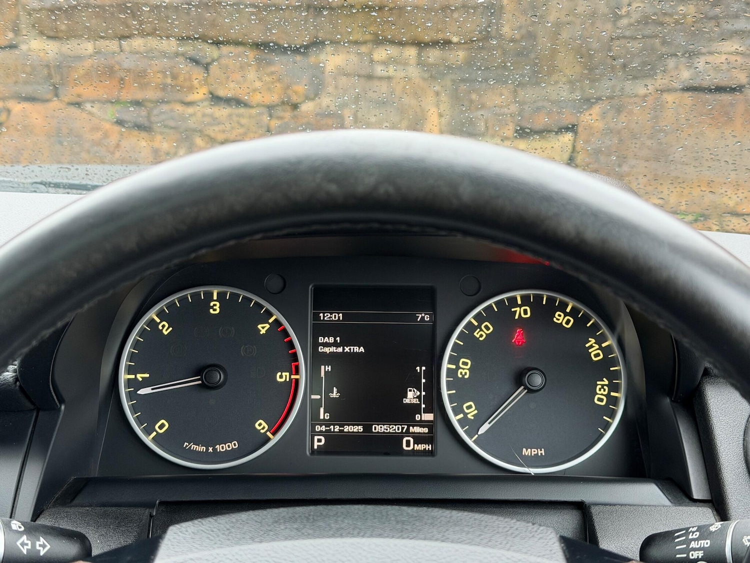 Used Land Rover Discovery 4 2015 for sale - 76781403: Photo 25