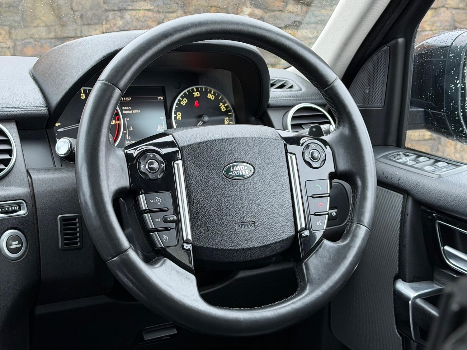 Used Land Rover Discovery 4 2015 for sale - 76781403: Photo 27