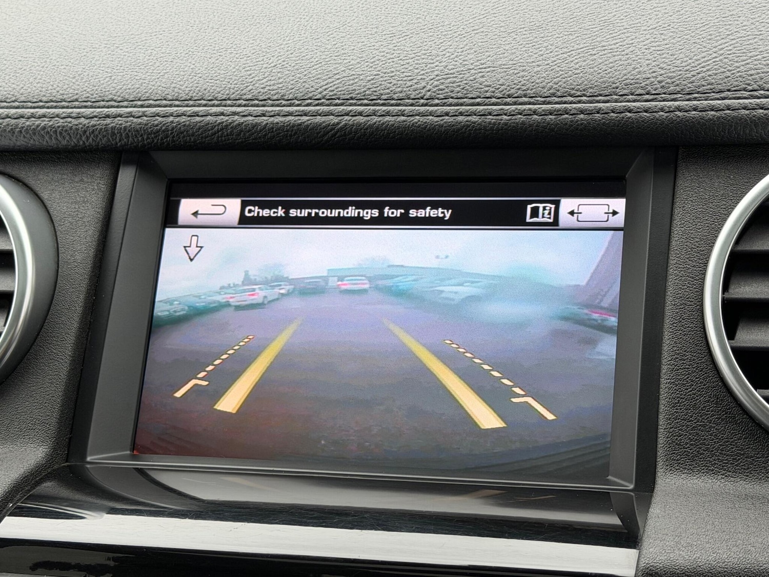 Used Land Rover Discovery 4 2015 for sale - 76781403: Photo 34