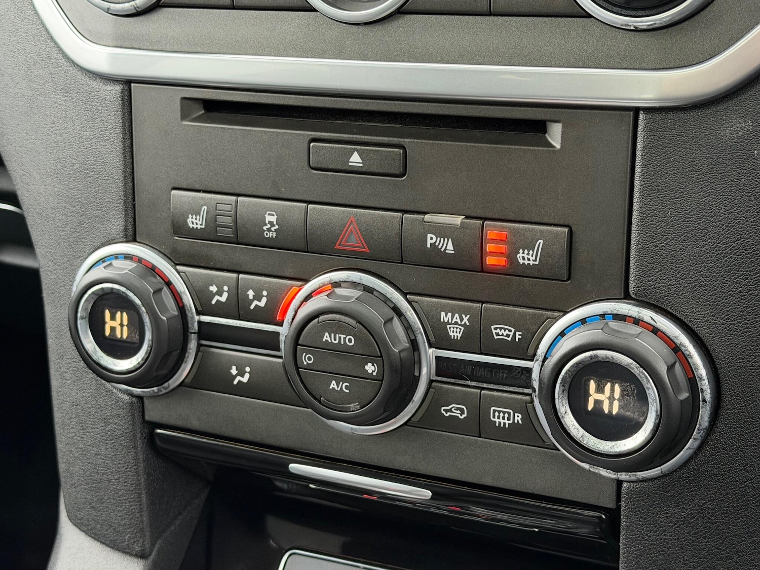 Used Land Rover Discovery 4 2015 for sale - 76781403: Photo 38