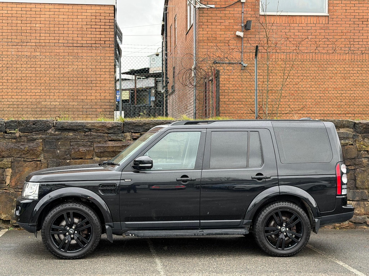 Used Land Rover Discovery 4 2015 for sale - 76781403: Photo 4
