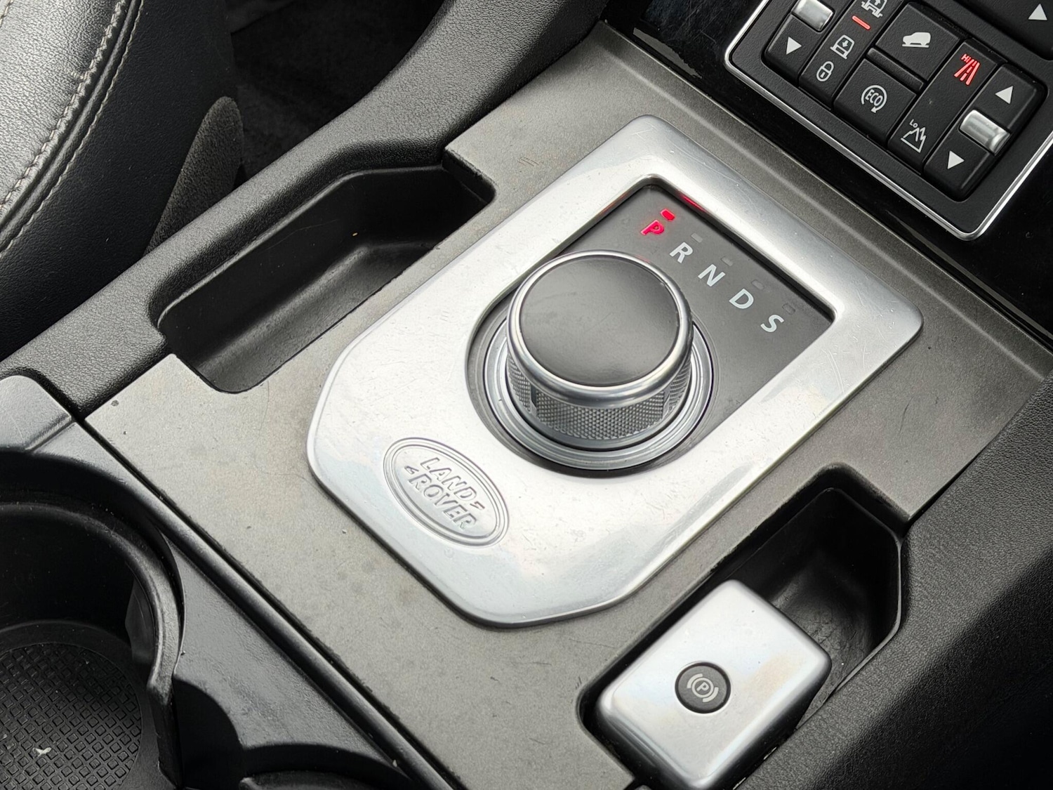 Used Land Rover Discovery 4 2015 for sale - 76781403: Photo 41