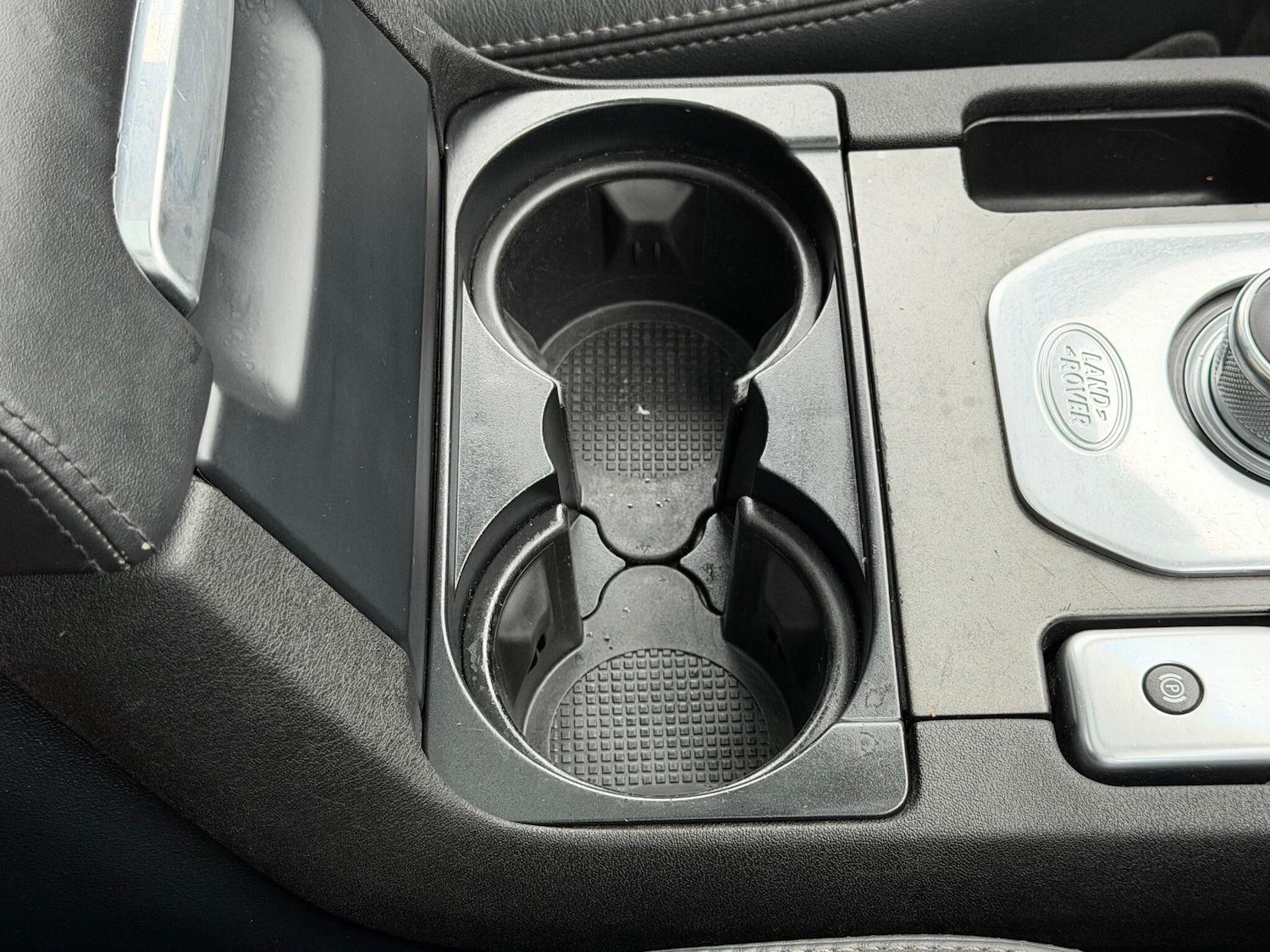 Used Land Rover Discovery 4 2015 for sale - 76781403: Photo 42