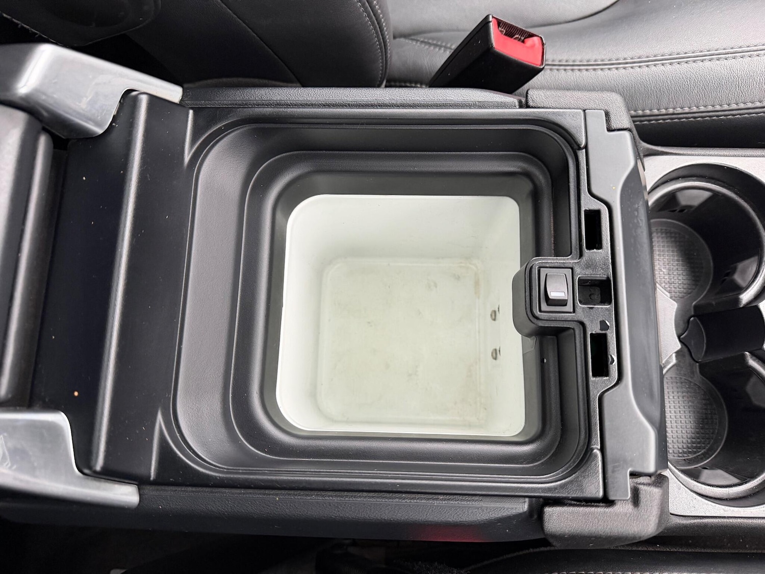 Used Land Rover Discovery 4 2015 for sale - 76781403: Photo 45