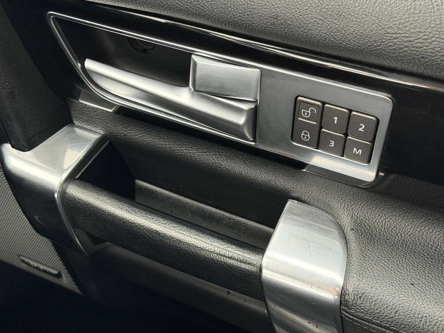 Used Land Rover Discovery 4 2015 for sale - 76781403: Photo 47