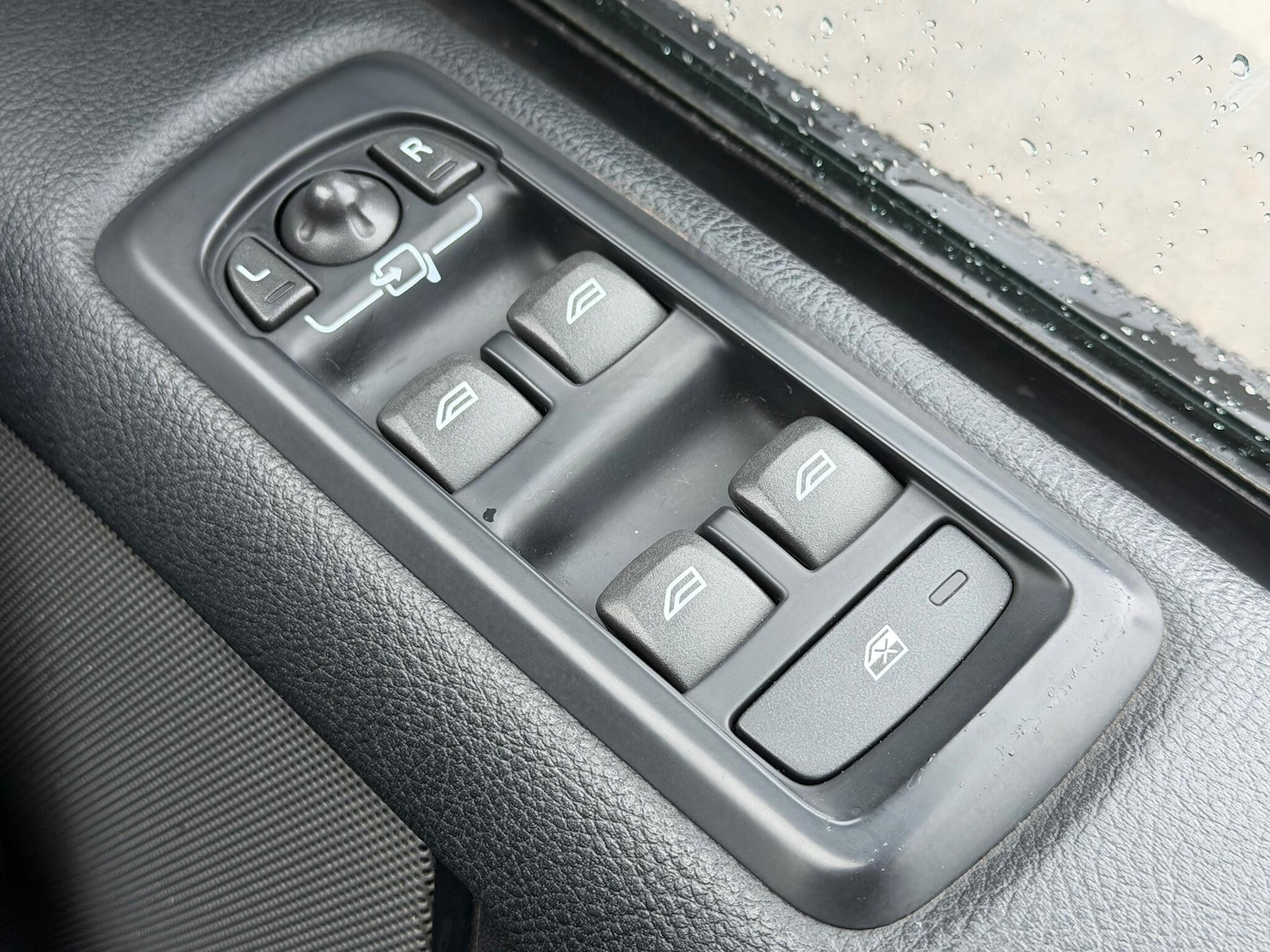 Used Land Rover Discovery 4 2015 for sale - 76781403: Photo 49