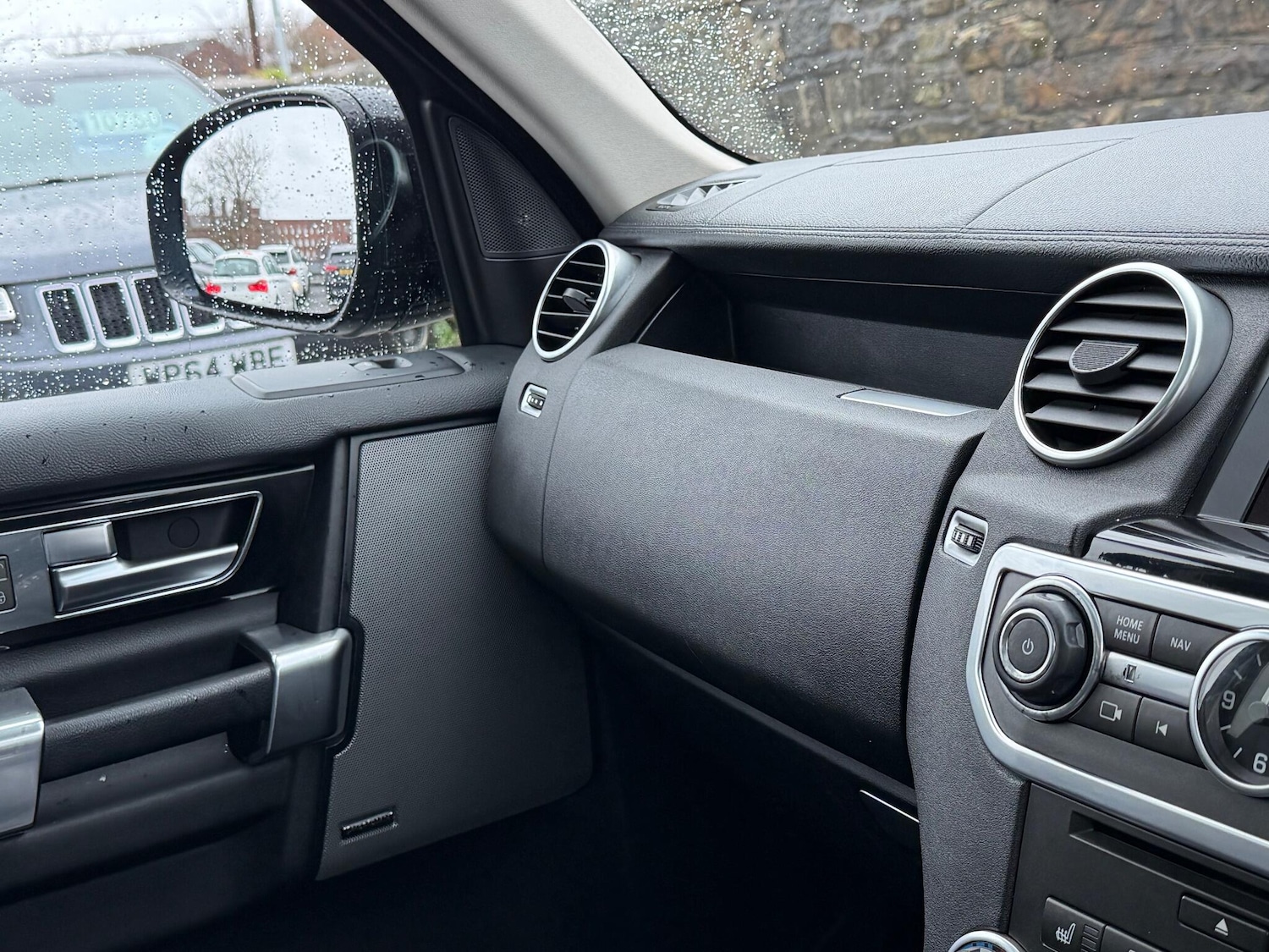 Used Land Rover Discovery 4 2015 for sale - 76781403: Photo 50