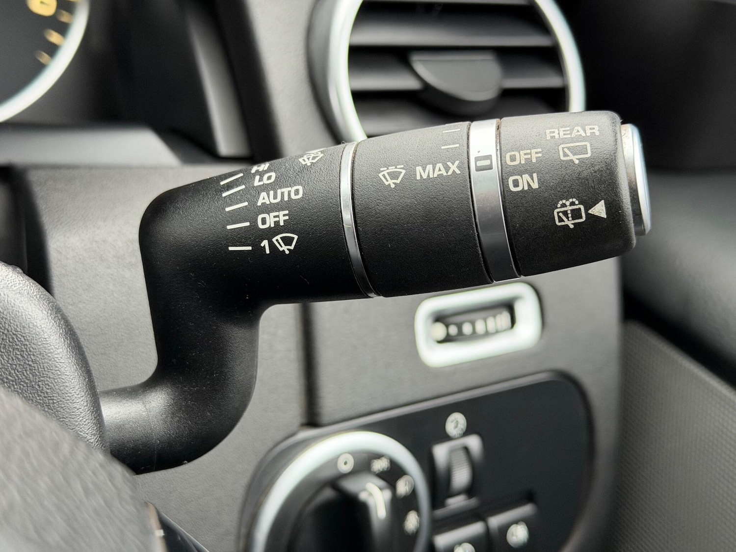 Used Land Rover Discovery 4 2015 for sale - 76781403: Photo 51