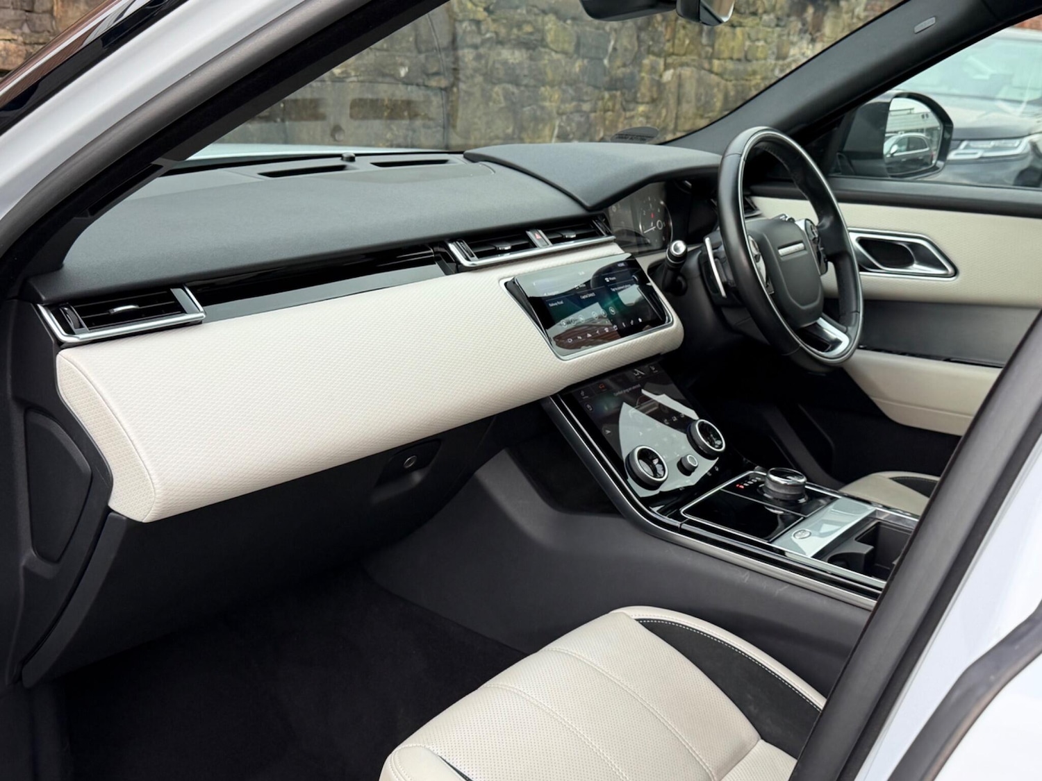 Used Land Rover Range Rover Velar 2018 for sale - 77306350: Photo 14