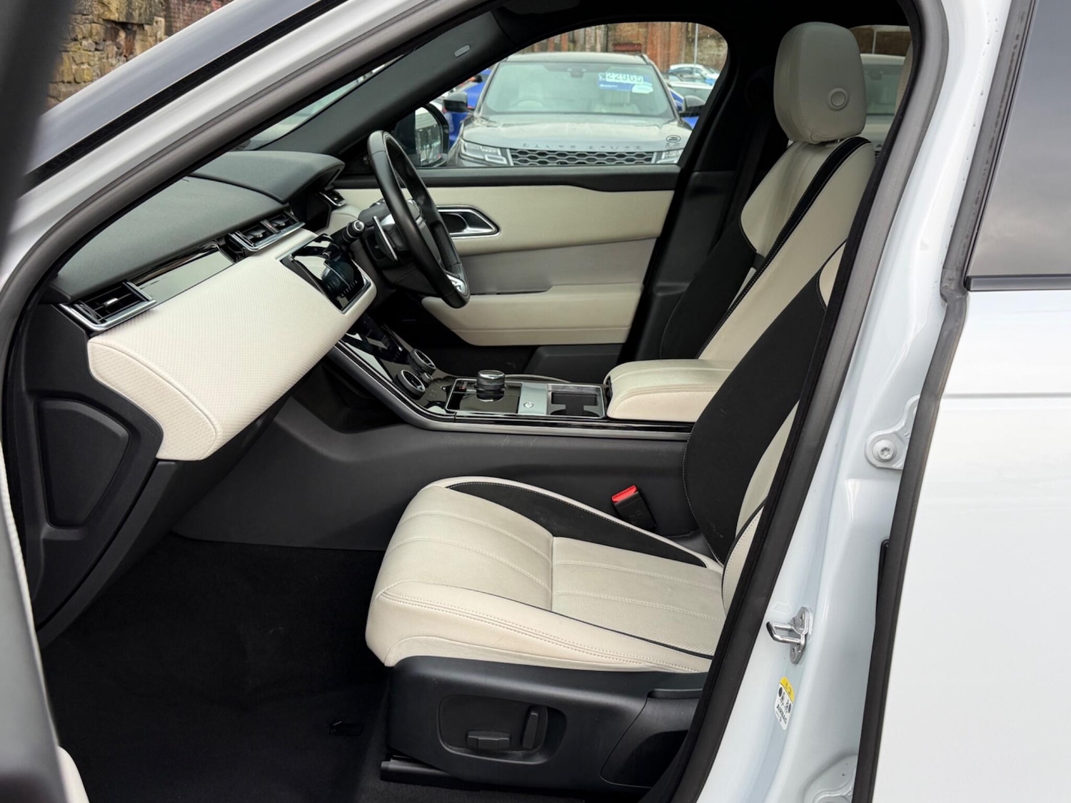 Used Land Rover Range Rover Velar 2018 for sale - 77306350: Photo 16