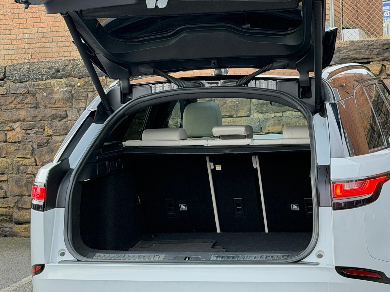 Used Land Rover Range Rover Velar 2018 for sale - 77306350: Photo 21