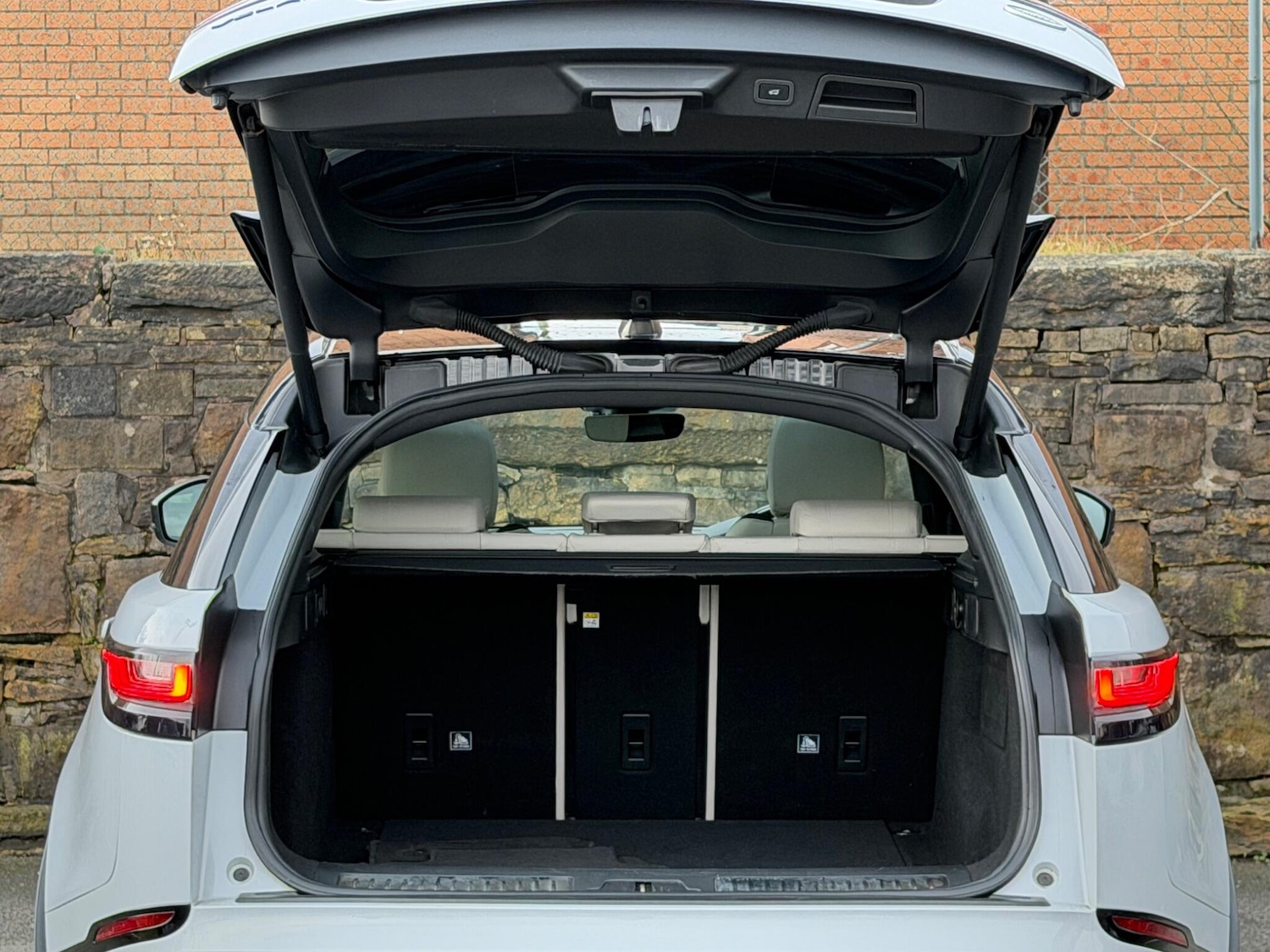 Used Land Rover Range Rover Velar 2018 for sale - 77306350: Photo 22