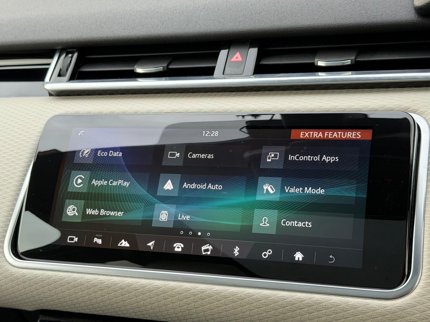 Used Land Rover Range Rover Velar 2018 for sale - 77306350: Photo 32