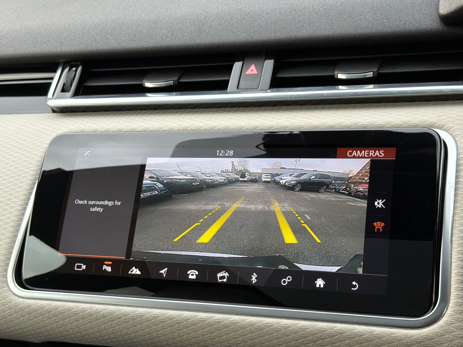 Used Land Rover Range Rover Velar 2018 for sale - 77306350: Photo 36