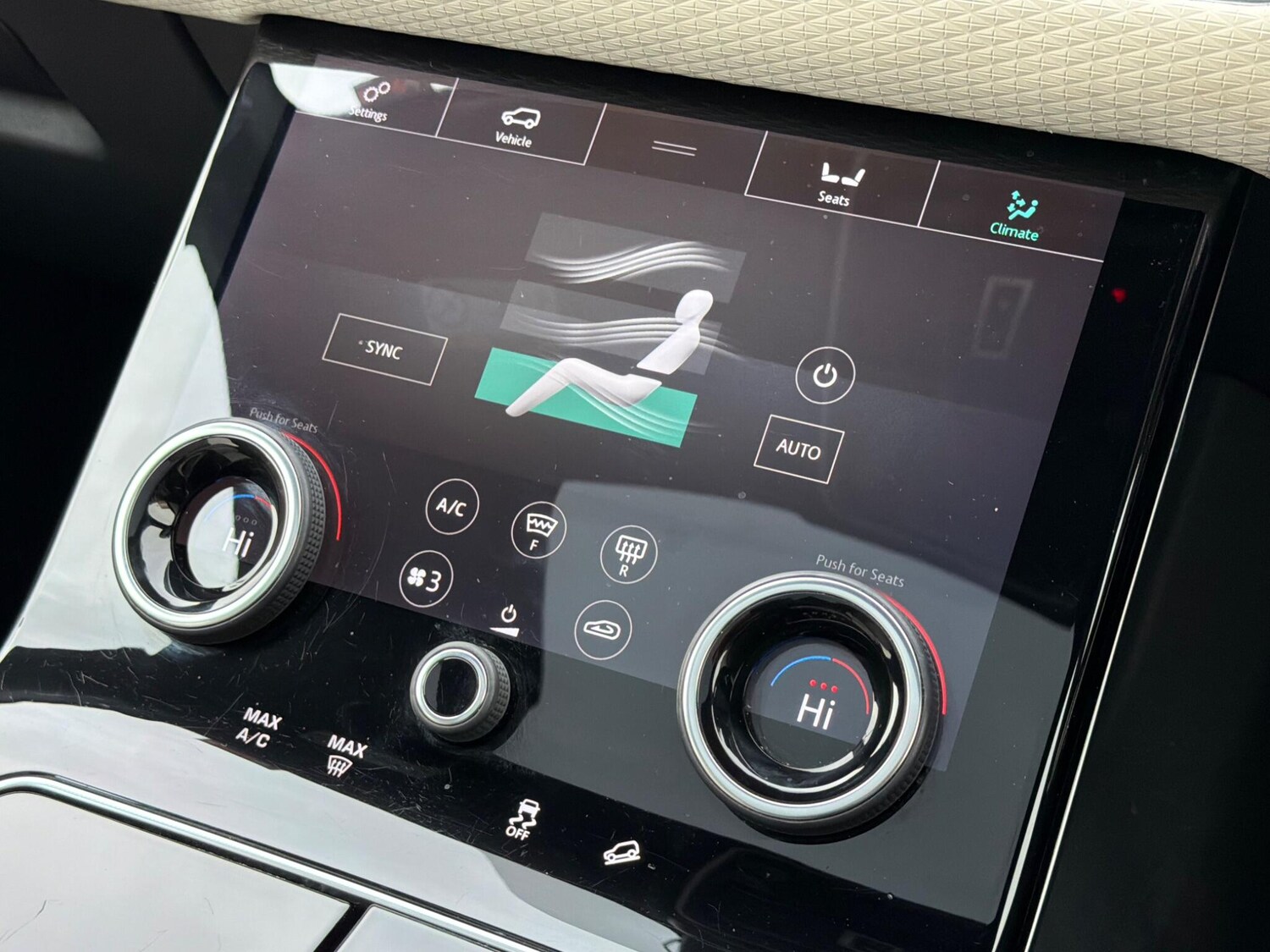 Used Land Rover Range Rover Velar 2018 for sale - 77306350: Photo 41