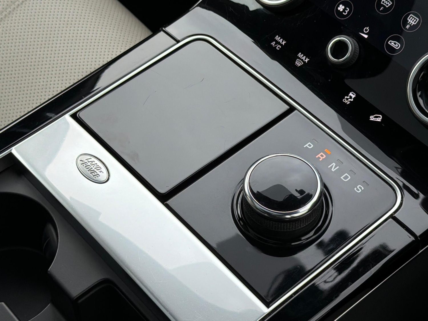 Used Land Rover Range Rover Velar 2018 for sale - 77306350: Photo 44