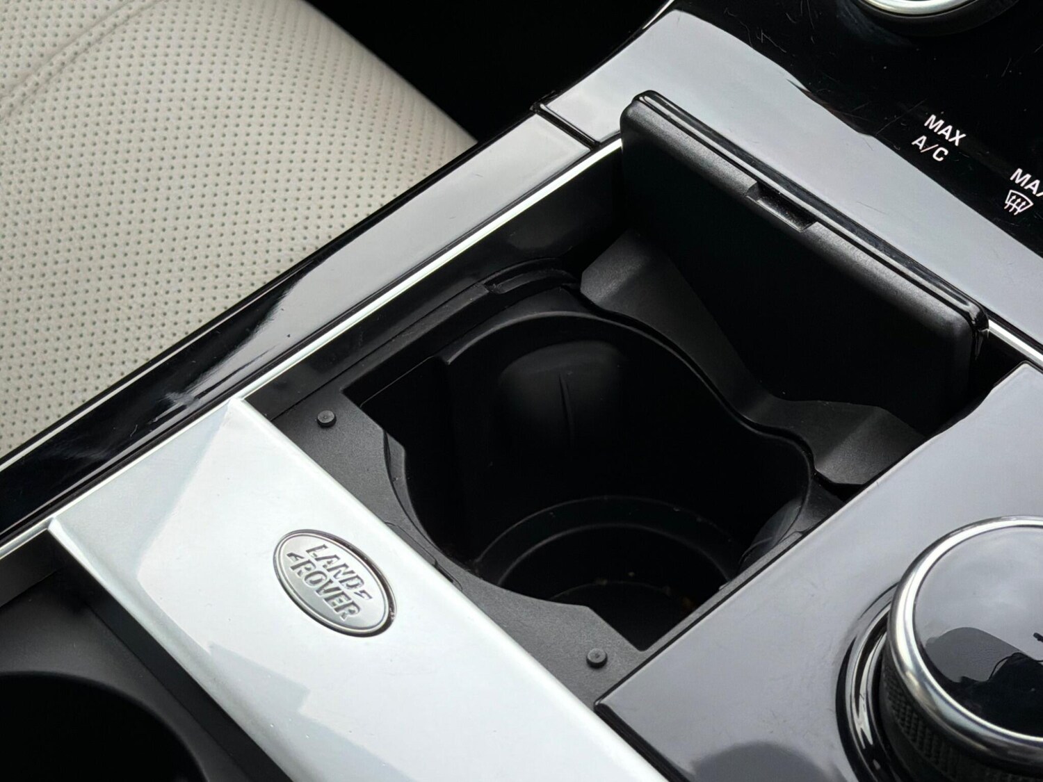 Used Land Rover Range Rover Velar 2018 for sale - 77306350: Photo 45