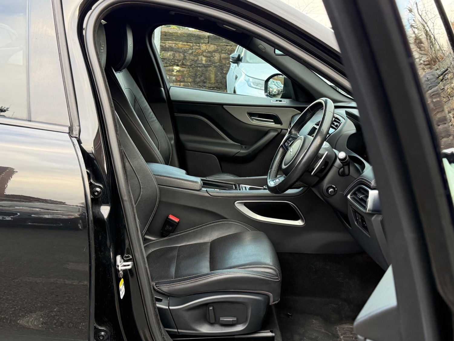 Used Jaguar F-Pace 2017 for sale - 77254967: Photo 14