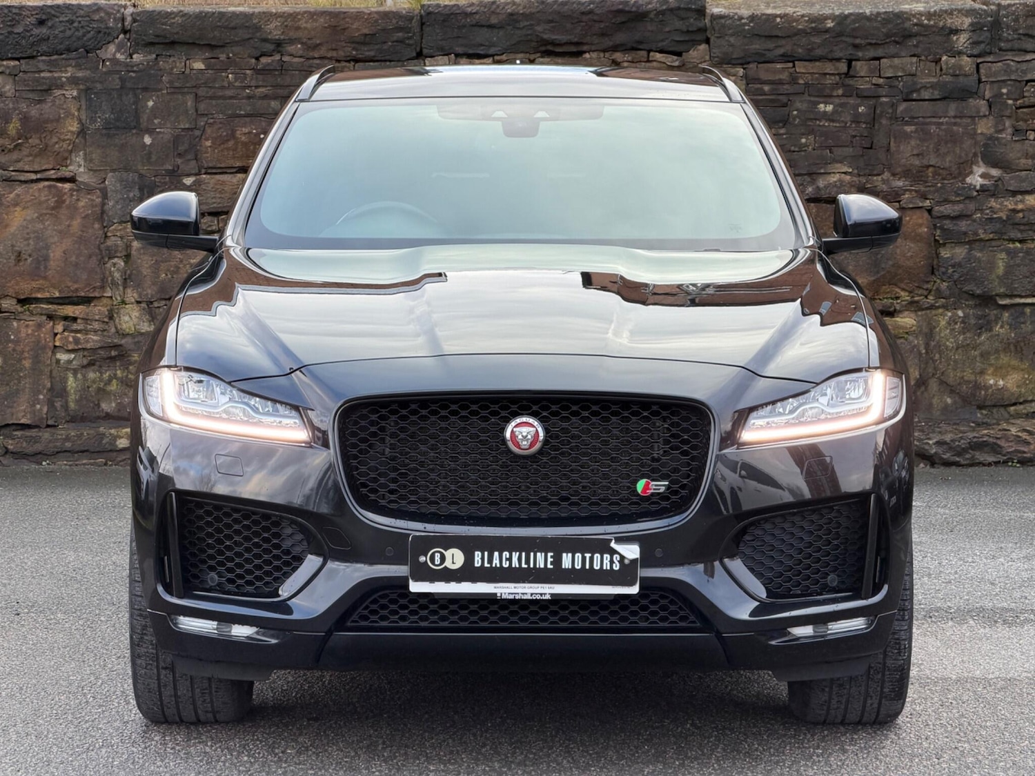 Used Jaguar F-Pace 2017 for sale - 77254967: Photo 2