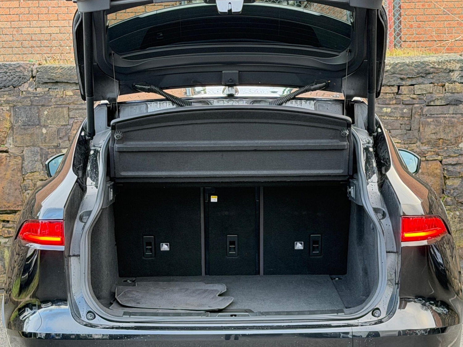 Used Jaguar F-Pace 2017 for sale - 77254967: Photo 21