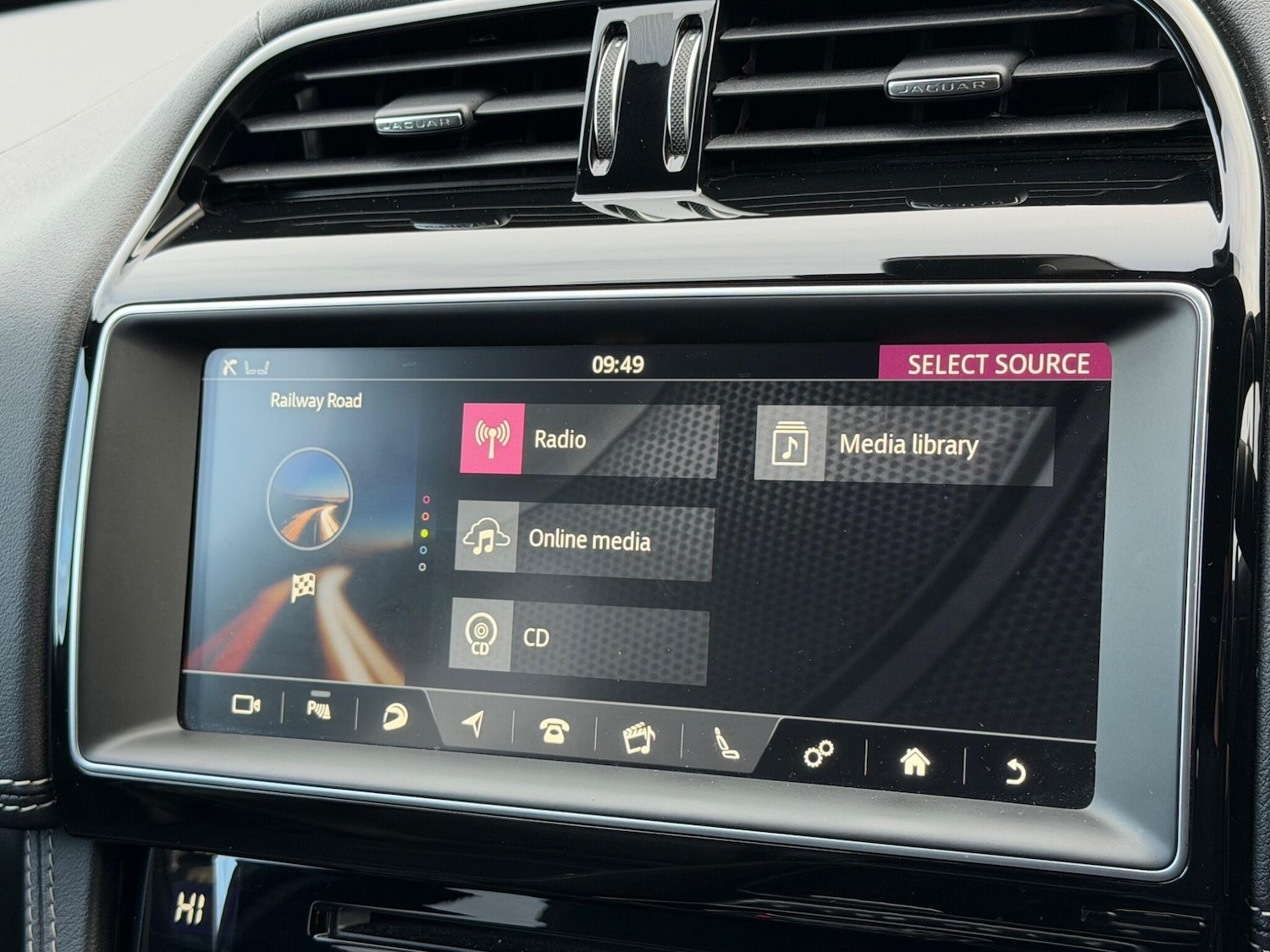 Used Jaguar F-Pace 2017 for sale - 77254967: Photo 34