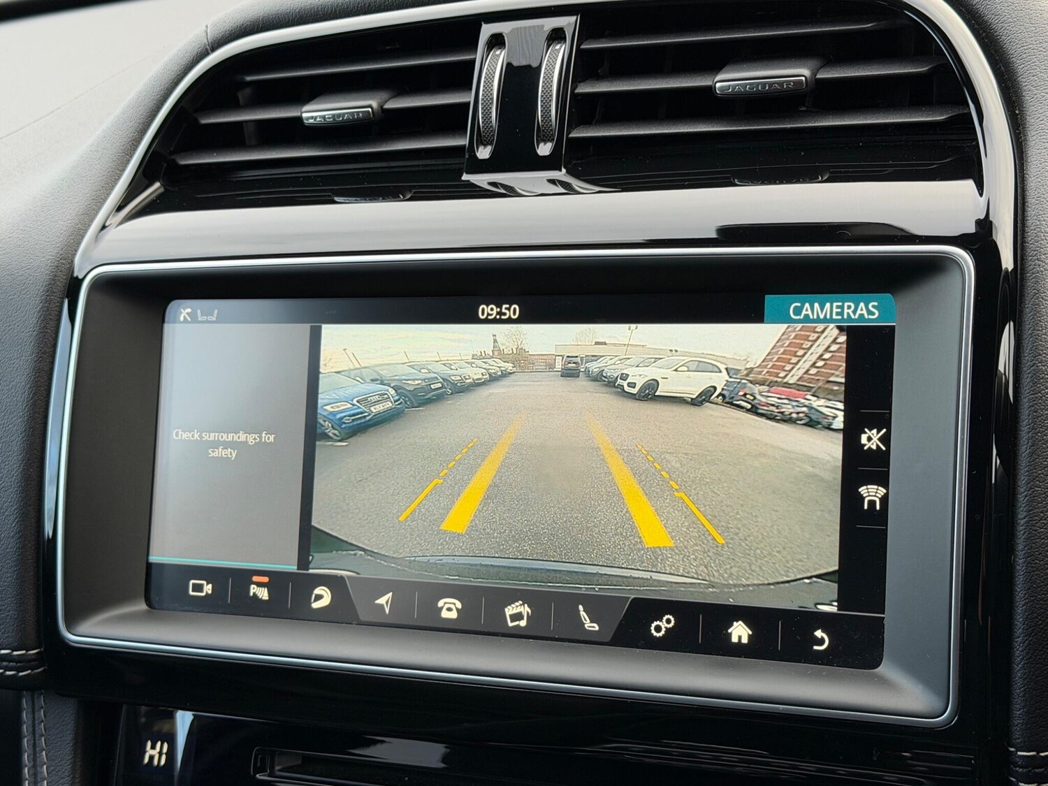 Used Jaguar F-Pace 2017 for sale - 77254967: Photo 36