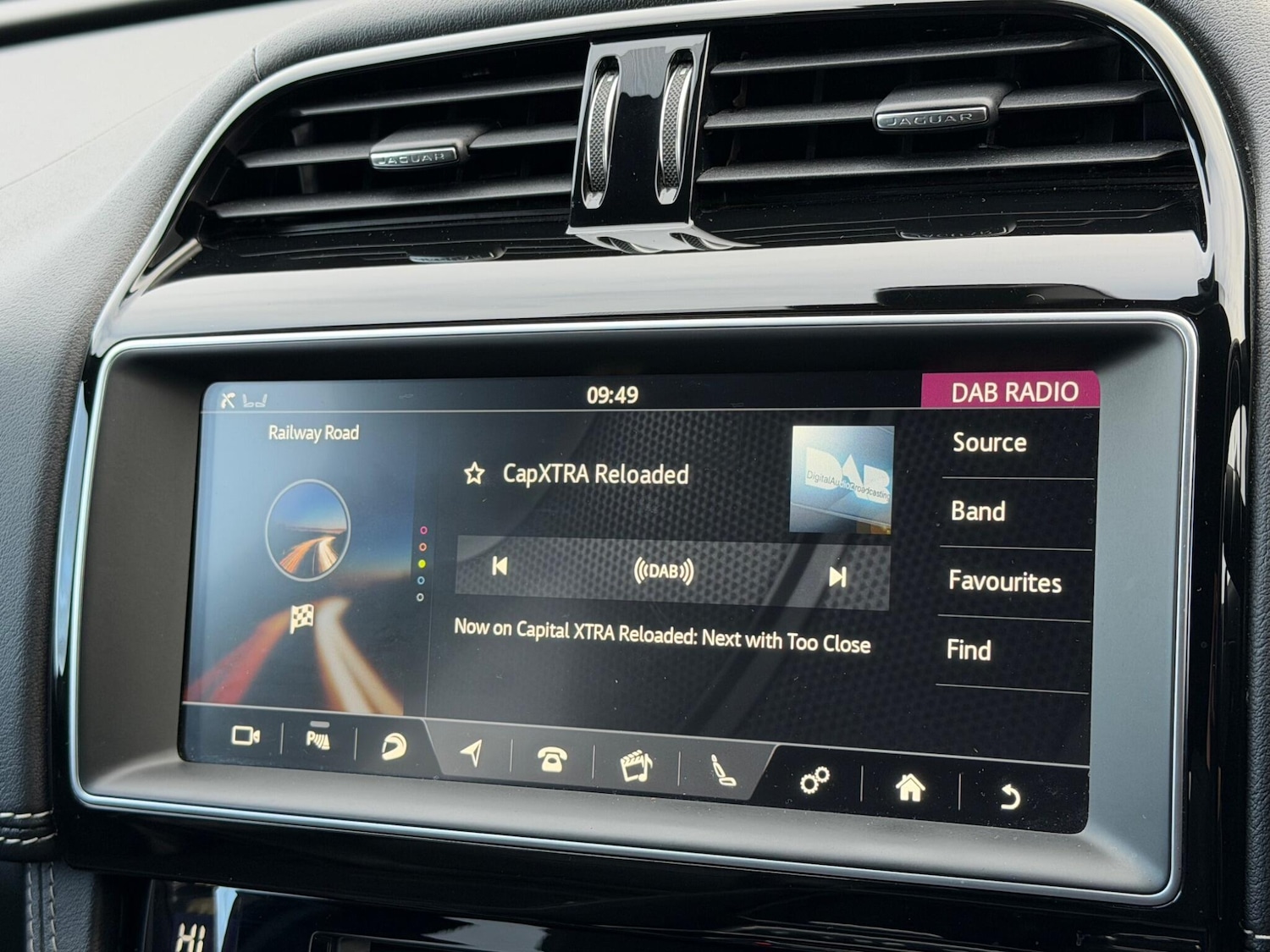 Used Jaguar F-Pace 2017 for sale - 77254967: Photo 37