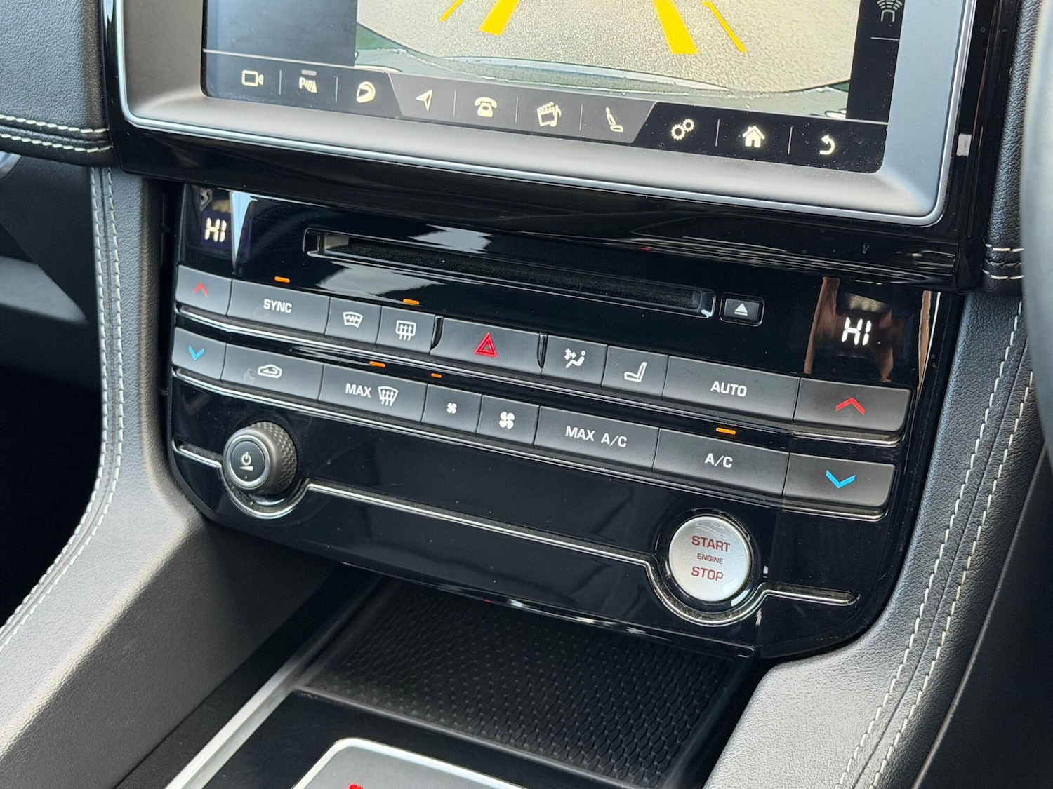 Used Jaguar F-Pace 2017 for sale - 77254967: Photo 38