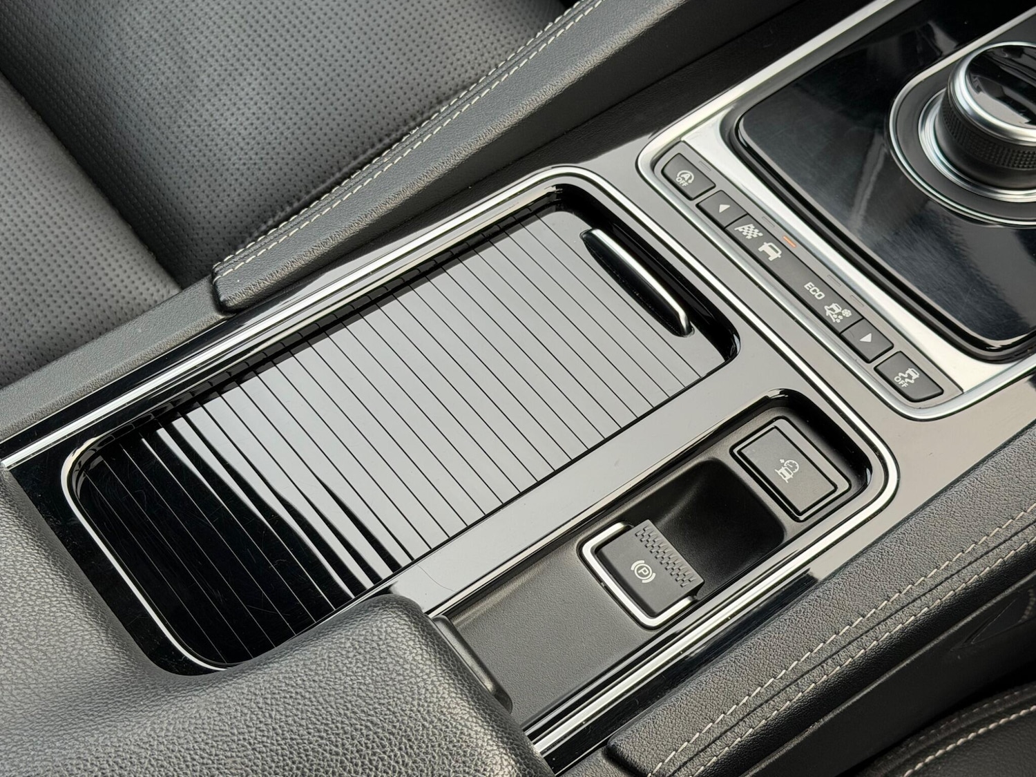 Used Jaguar F-Pace 2017 for sale - 77254967: Photo 41