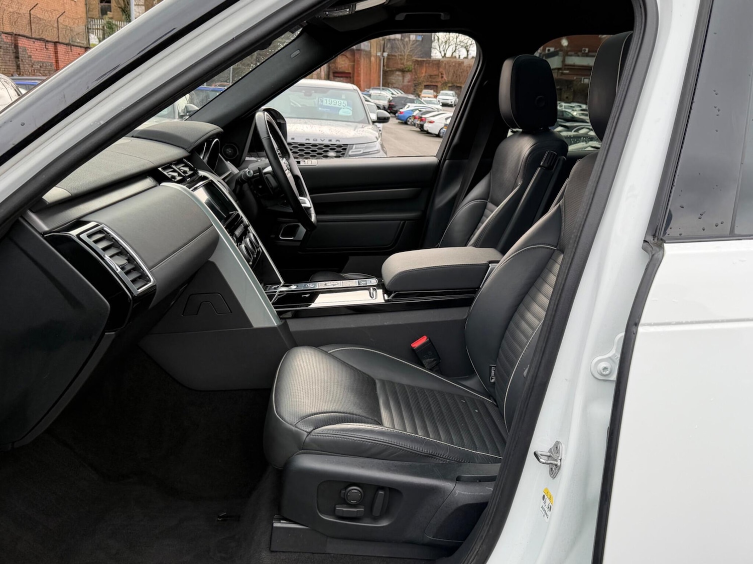 Used Land Rover Discovery 2017 for sale - 77469230: Photo 17